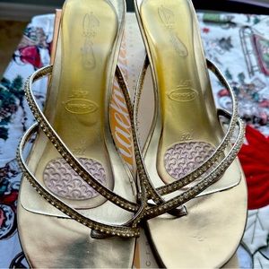 Low gold heel slip-ons